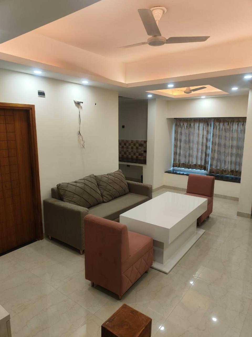Villa In Vrindavan, Hare Krishna M エクステリア 写真