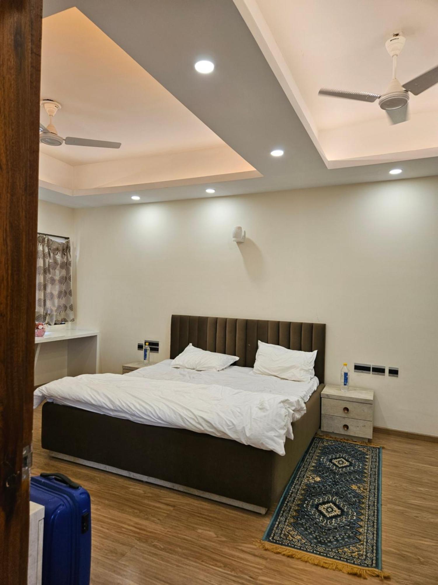 Villa In Vrindavan, Hare Krishna M エクステリア 写真