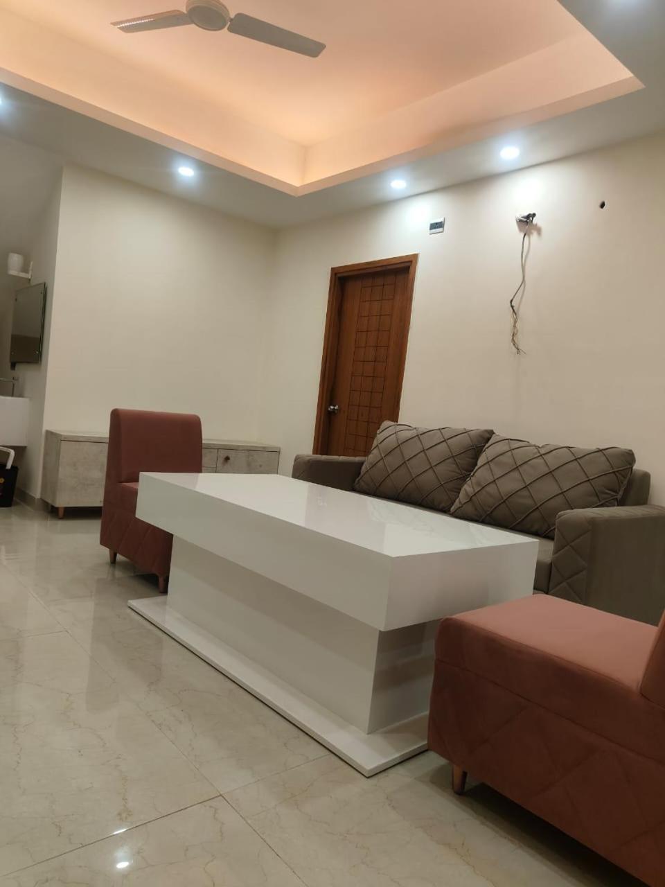 Villa In Vrindavan, Hare Krishna M エクステリア 写真